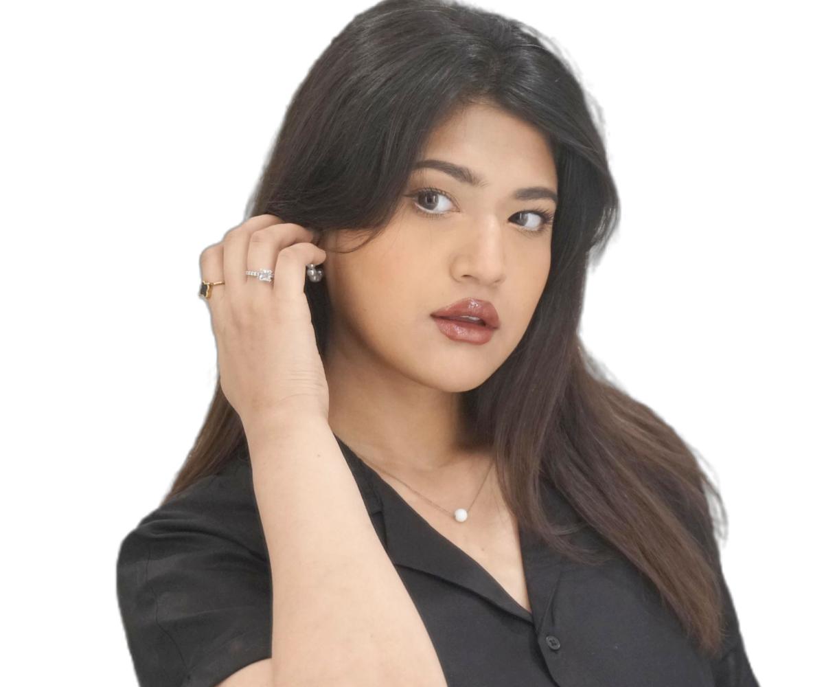 momina-munir-vlogger