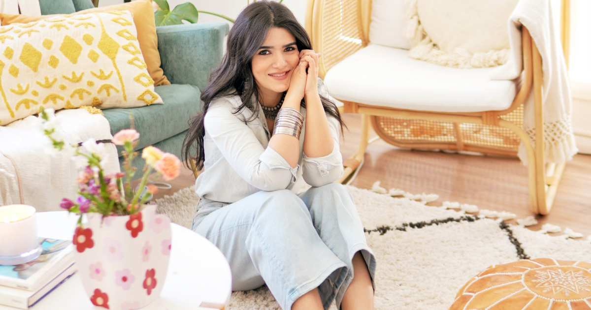 shehzeen-rehman-lounging
